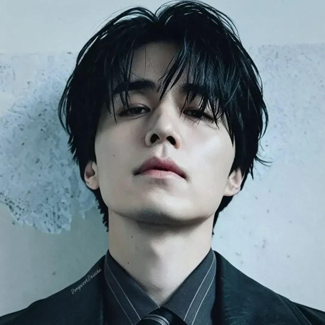 Behind-the-scenes cut of Lee Dongwook