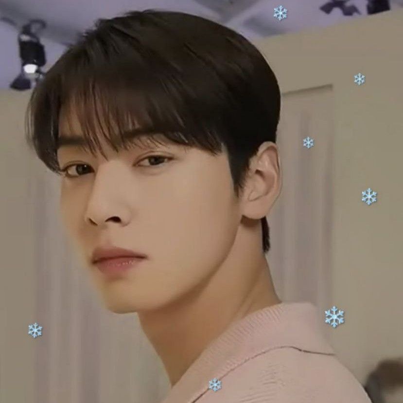 Recent activity shot of Cha Eunwoo