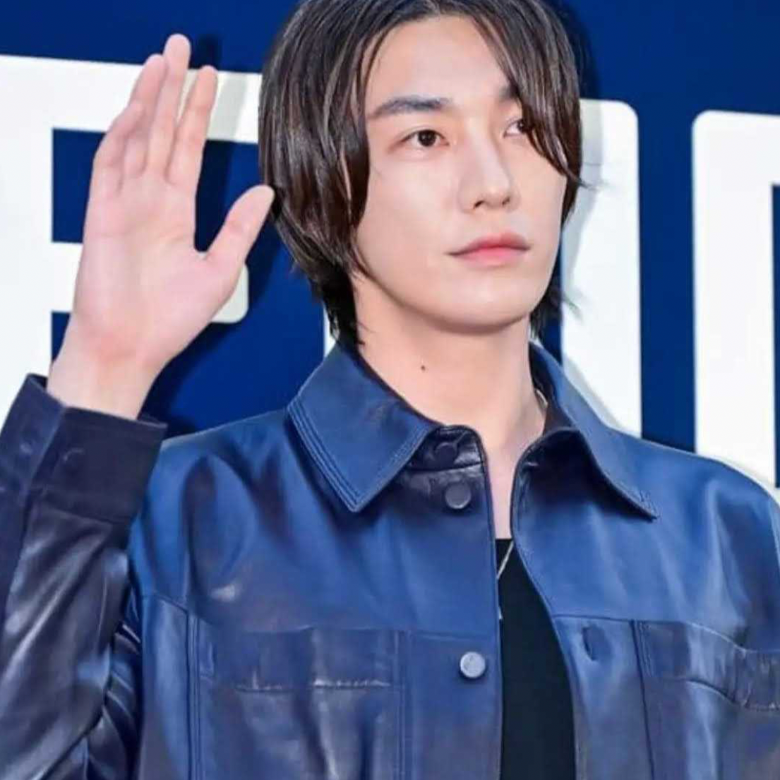 A moment captured by a fan of Kim Youngkwang