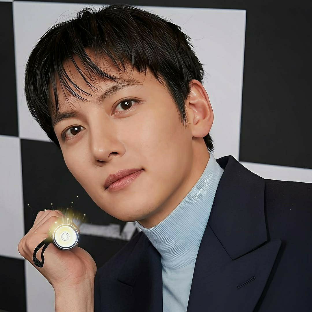 A moment captured by a fan of Ji Changwook