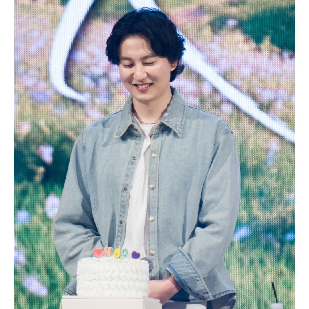 Currently spotlighted celeb post