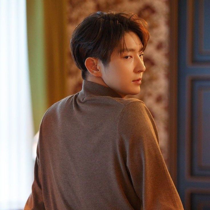 A moment captured by a fan of Lee Joongi