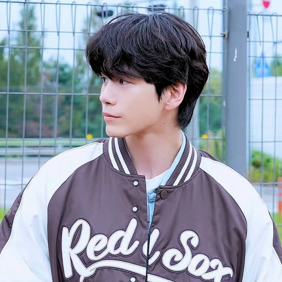 Foto terbaru dari Ong Seongwu