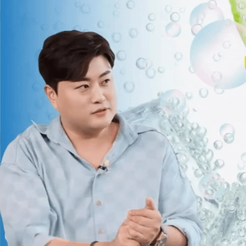 粉丝拍下的金浩中瞬间