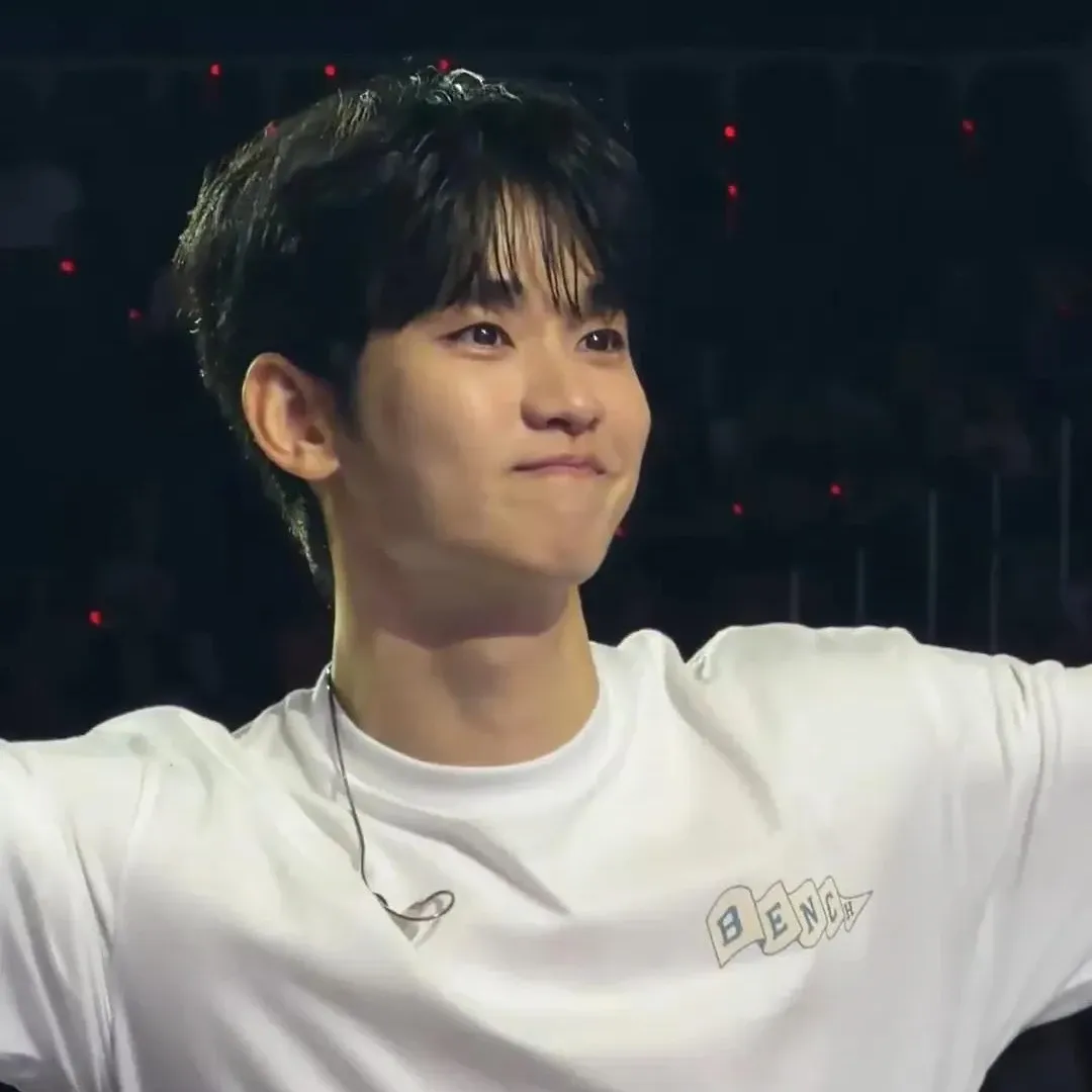 A moment captured by a fan of Kim Soohyun