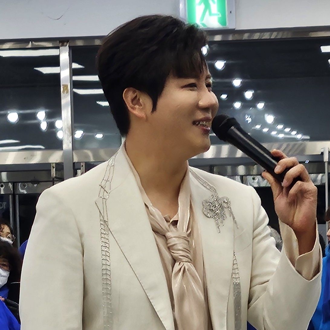 粉絲拍下的晉海成瞬間