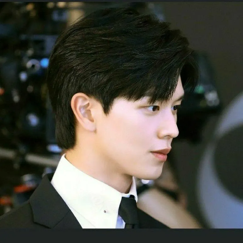 Recent activity shot of Yook Sungjae