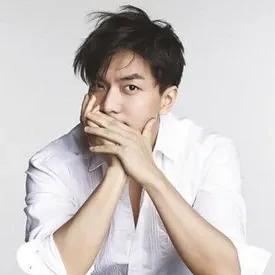 Behind-the-scenes cut of Lee Seunggi