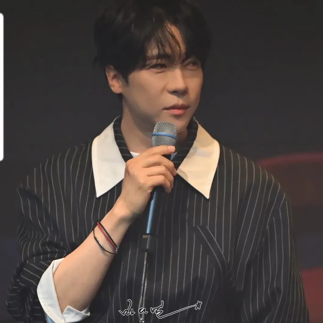 A moment captured by a fan of Enoch