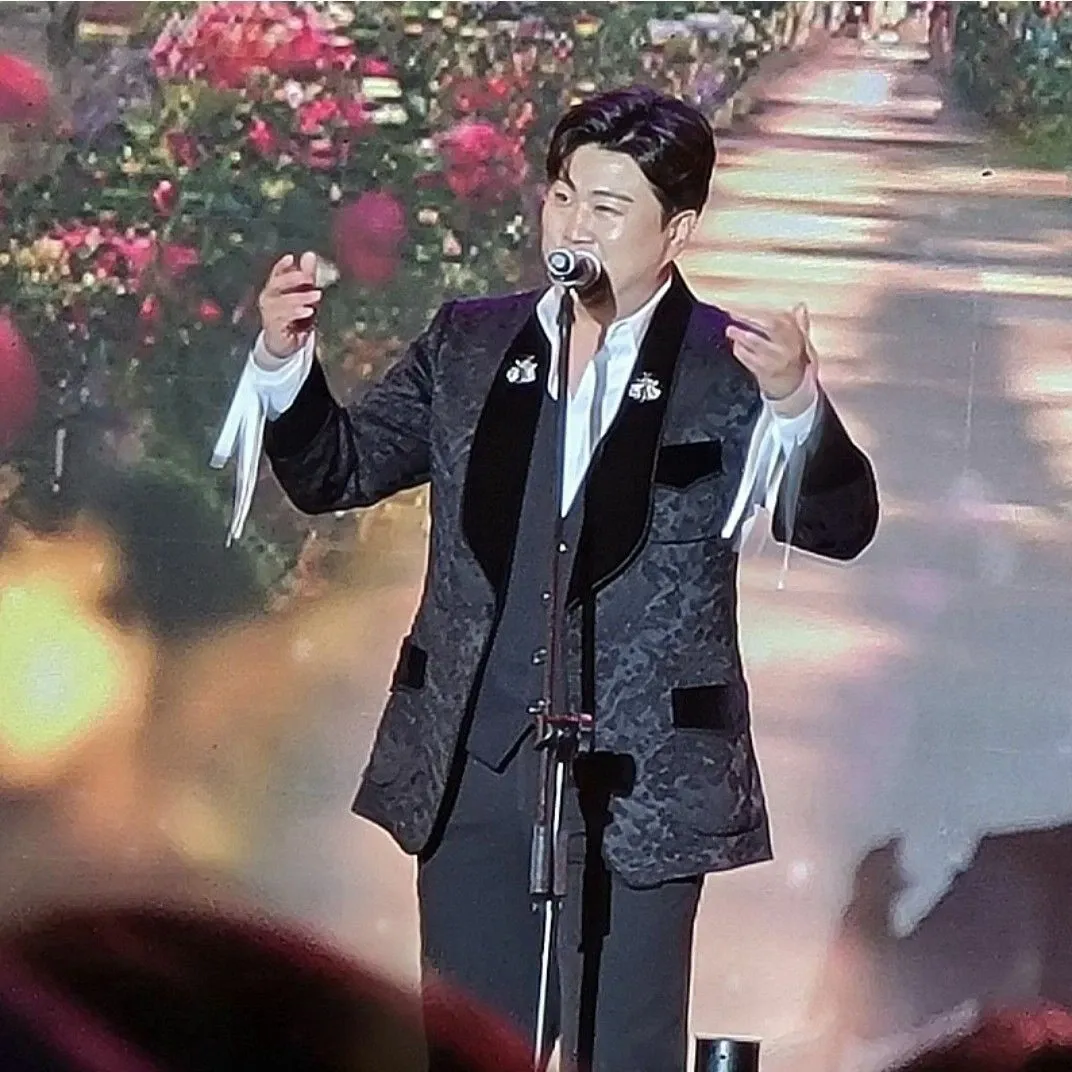 A moment captured by a fan of Kim Hojoong