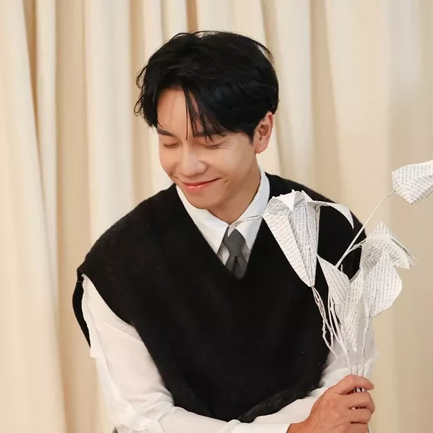 Foto terbaru dari Lee Seunggi
