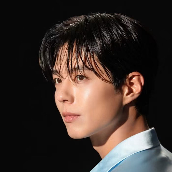 Recent activity shot of Park Bogum
