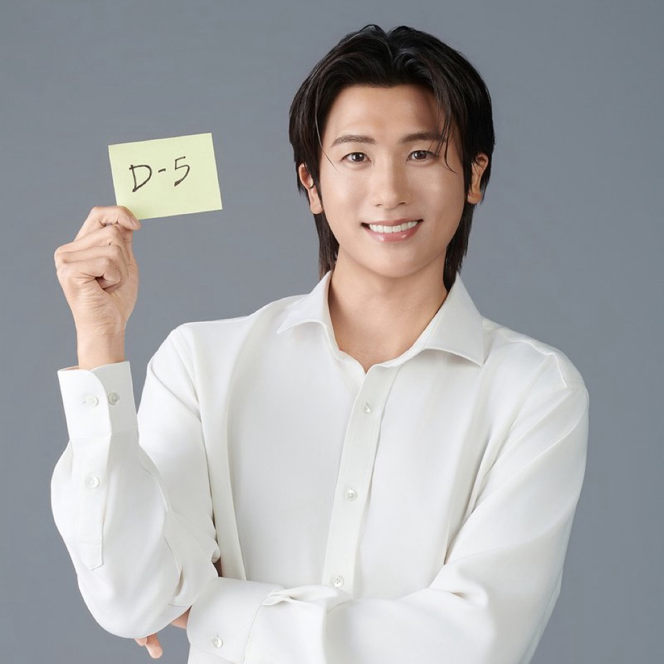 Behind-the-scenes cut of Park Hyungsik