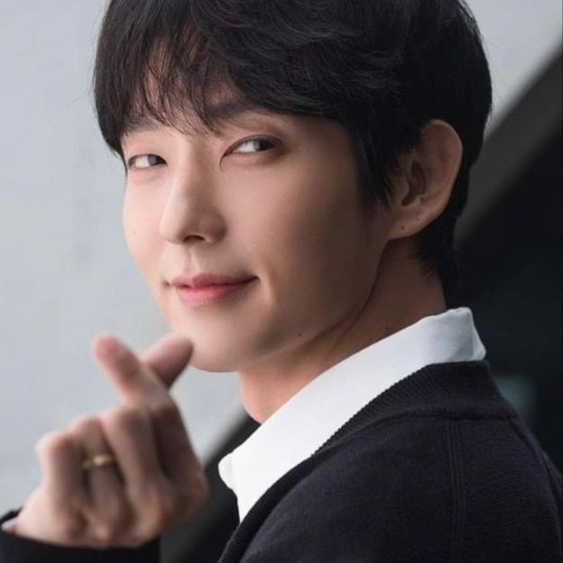 A moment captured by a fan of Lee Joongi