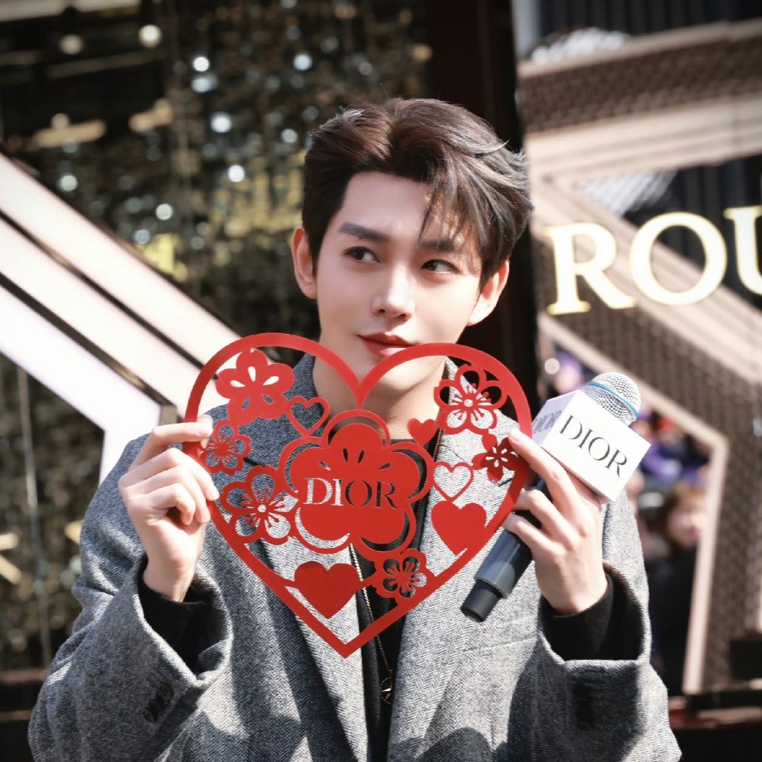 Behind-the-scenes cut of Deng Wei