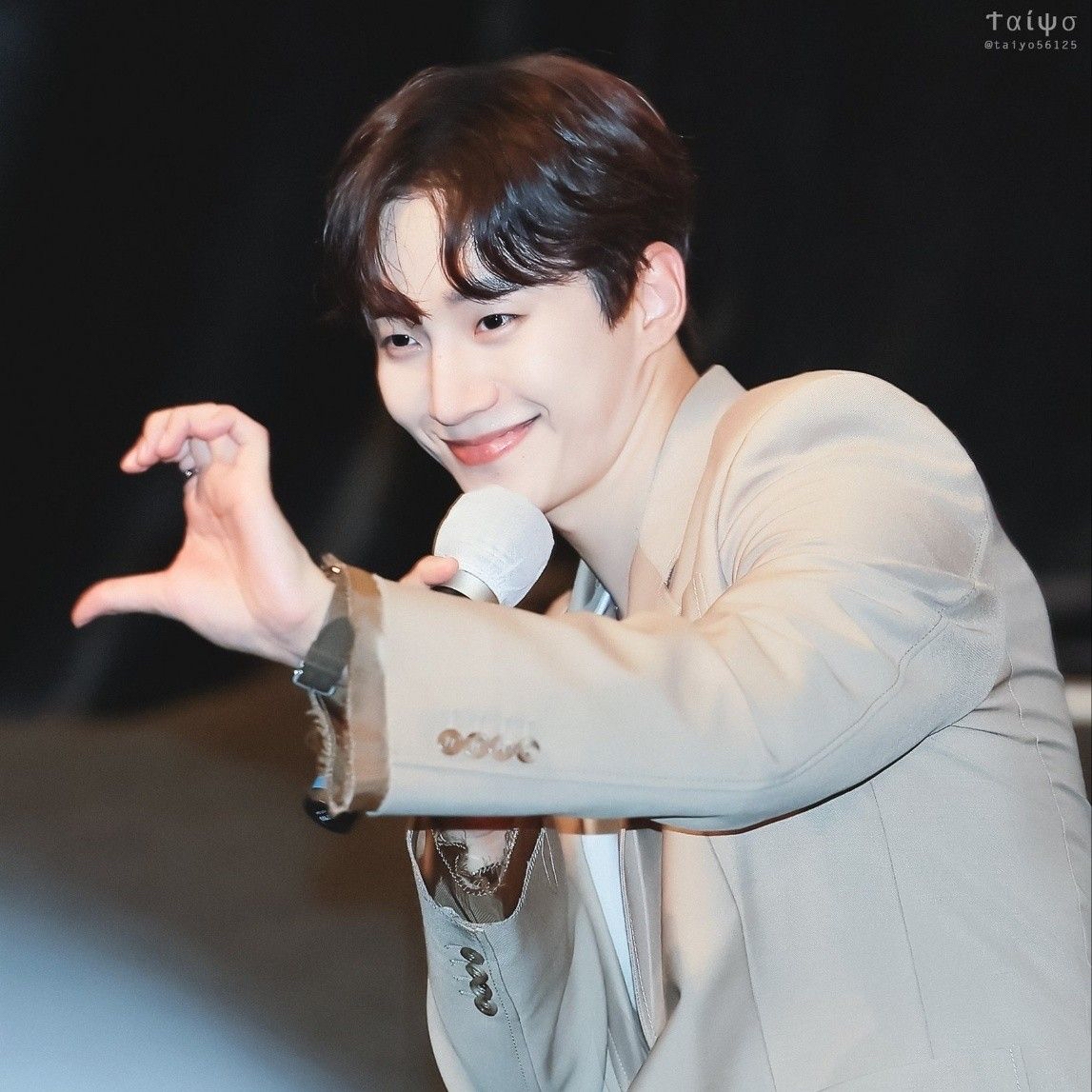 イ・ジュノの最近の活動ショット