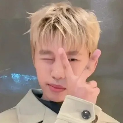 Cuplikan di balik layar dari Lim Youngwoong