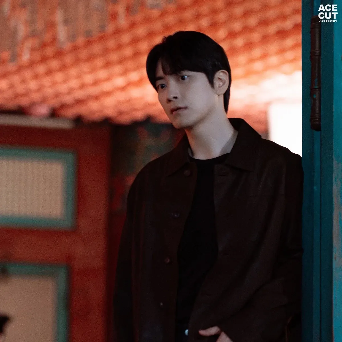 Behind-the-scenes cut of Lee Joonhyuk