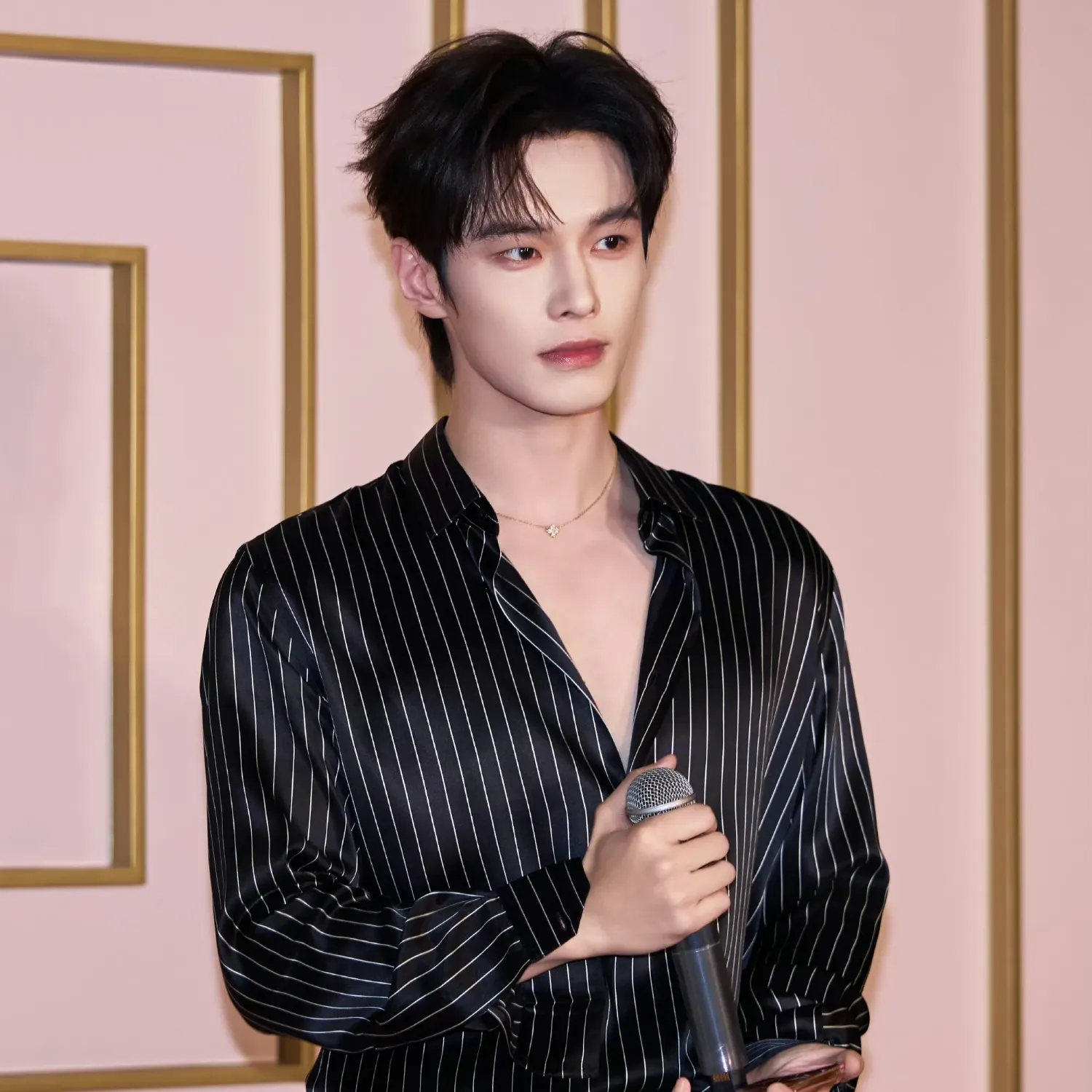 Latest photo of He Yu