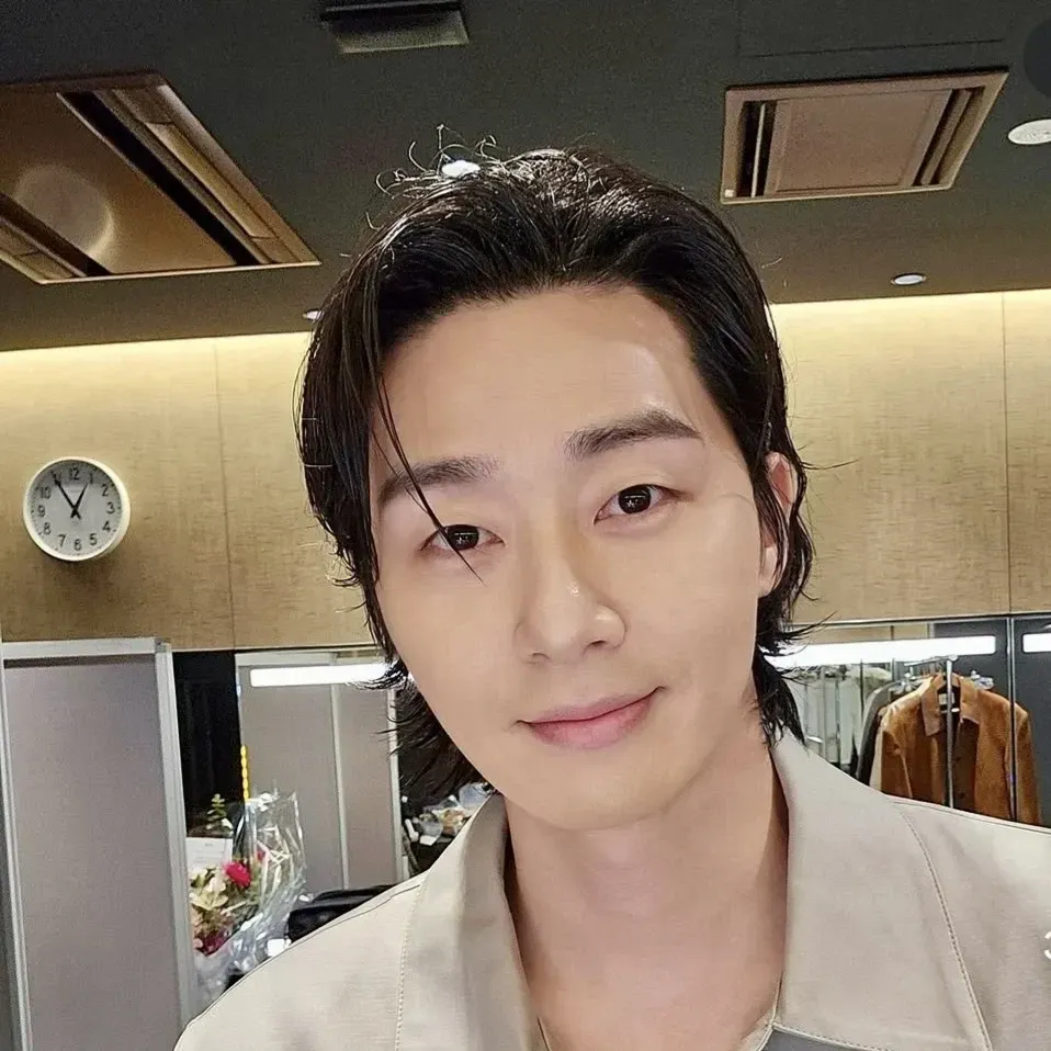 Recent activity shot of Park Seojoon