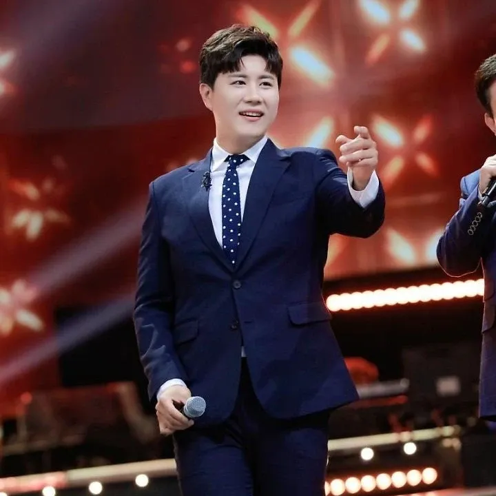 粉丝拍下的晋海成瞬间