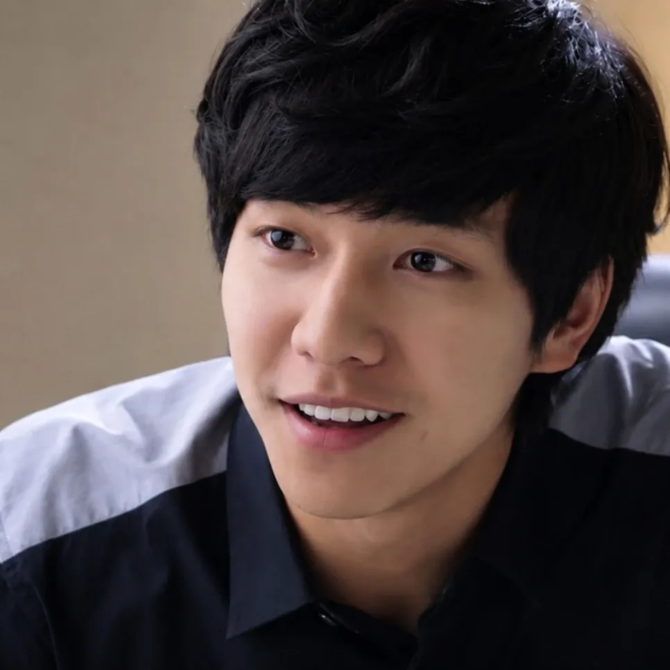 Foto kegiatan terbaru dari Lee Seunggi