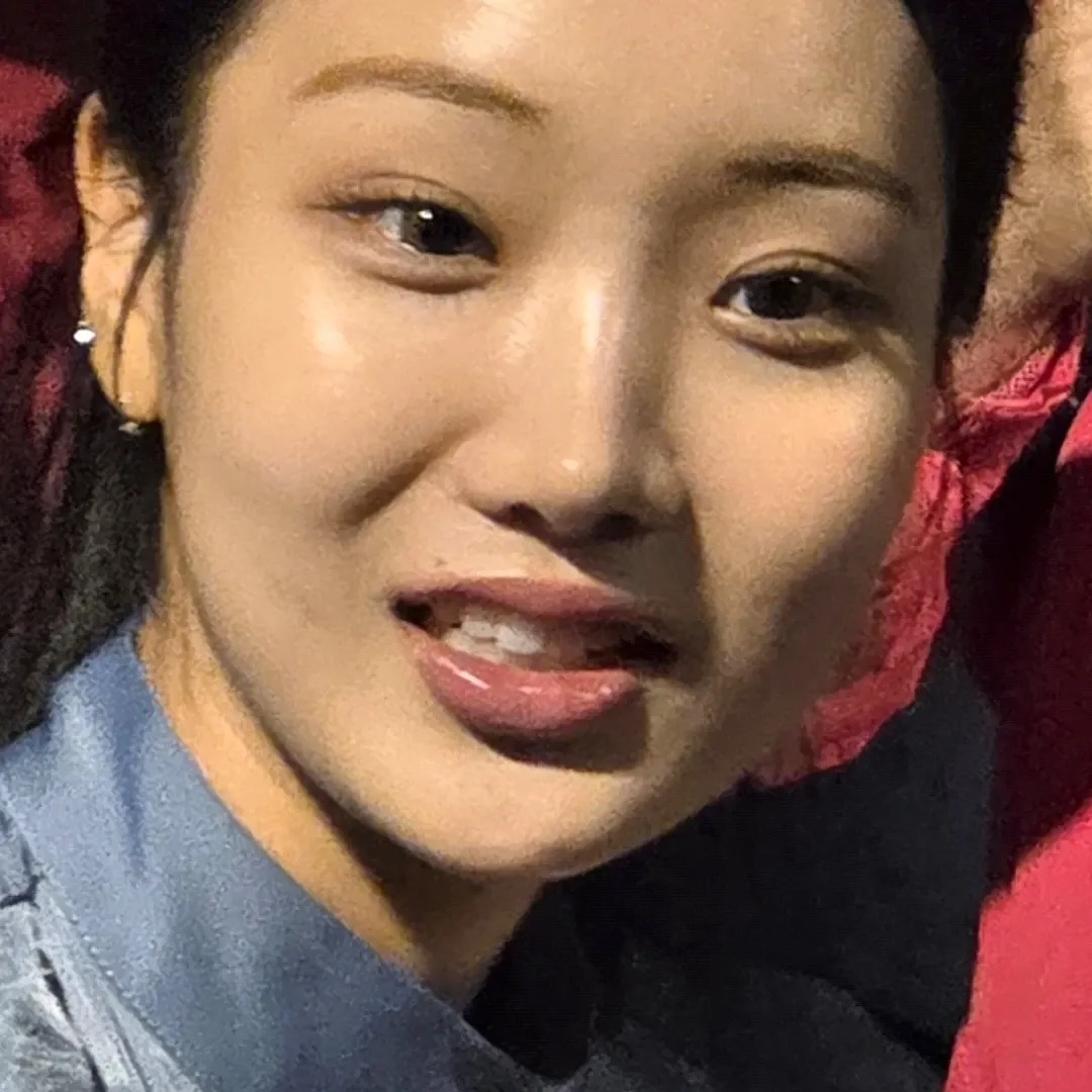 Behind-the-scenes cut of Kim Soyeon (2004)