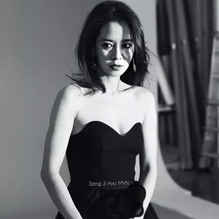 A moment captured by a fan of Song Jihyo