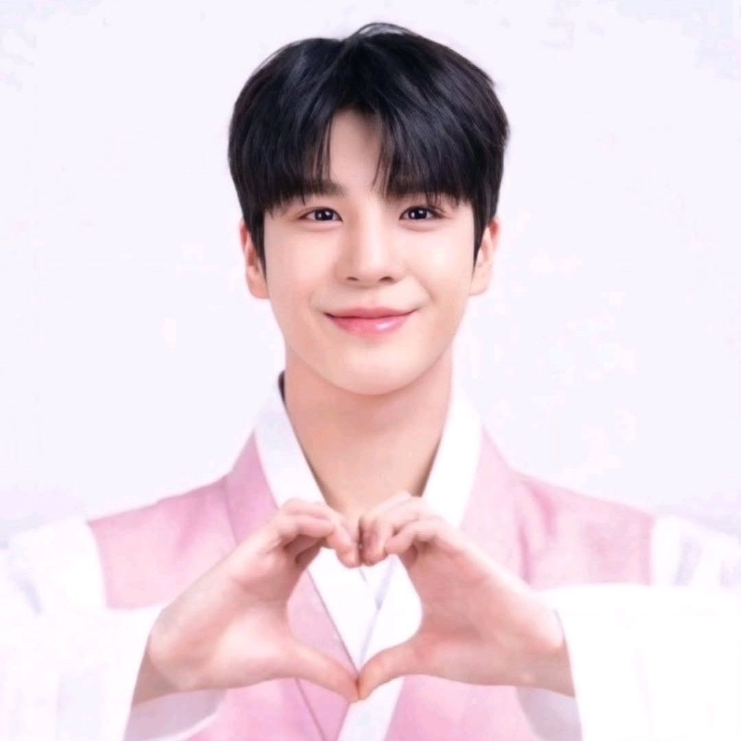 Recent activity shot of Jeong Dongwon