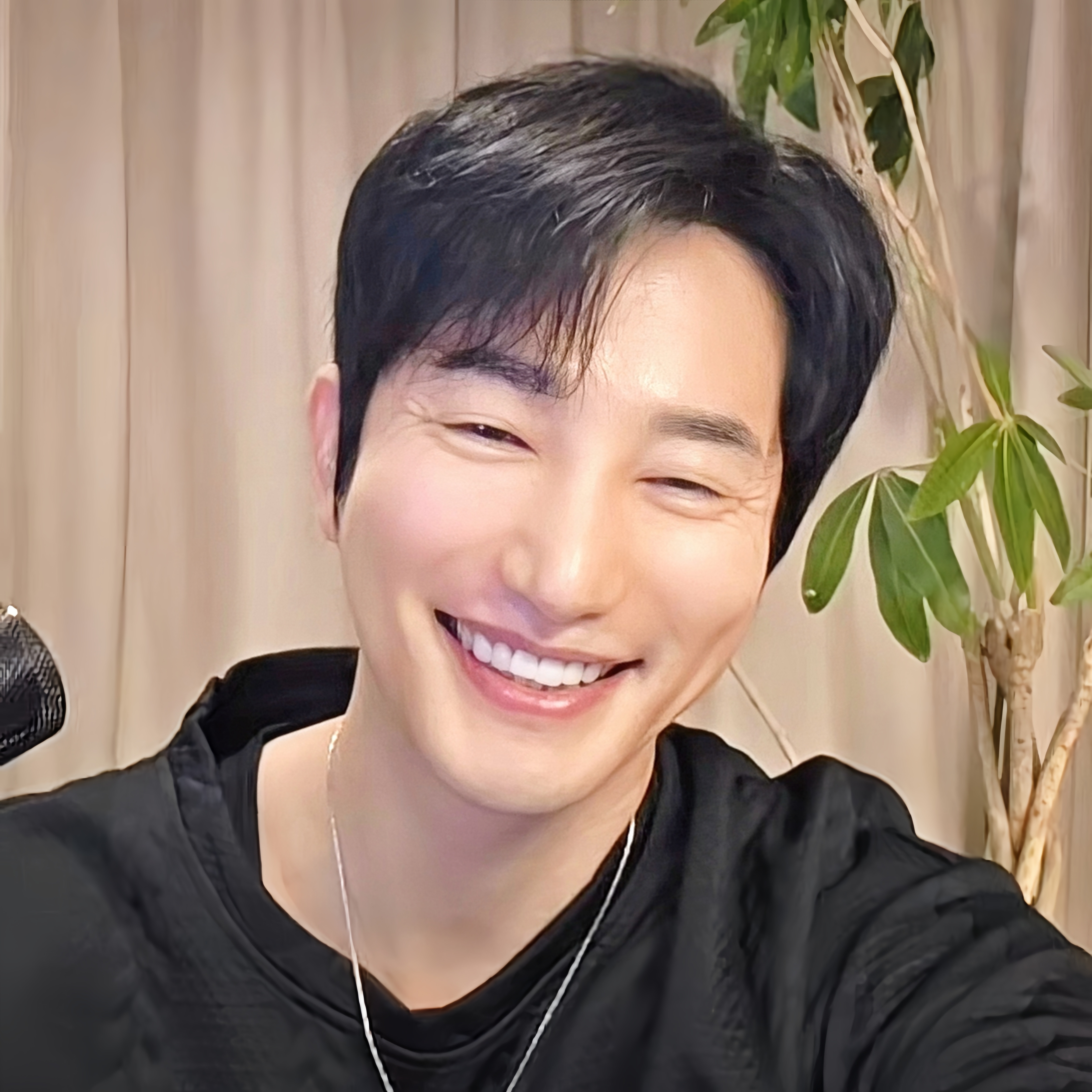 A moment captured by a fan of Park Sihoo