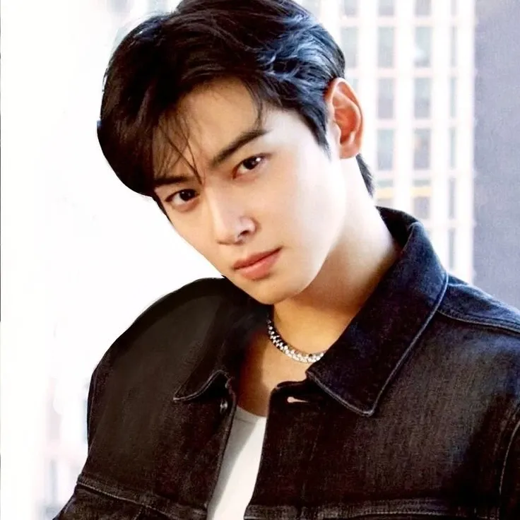 Recent activity shot of Cha Eunwoo