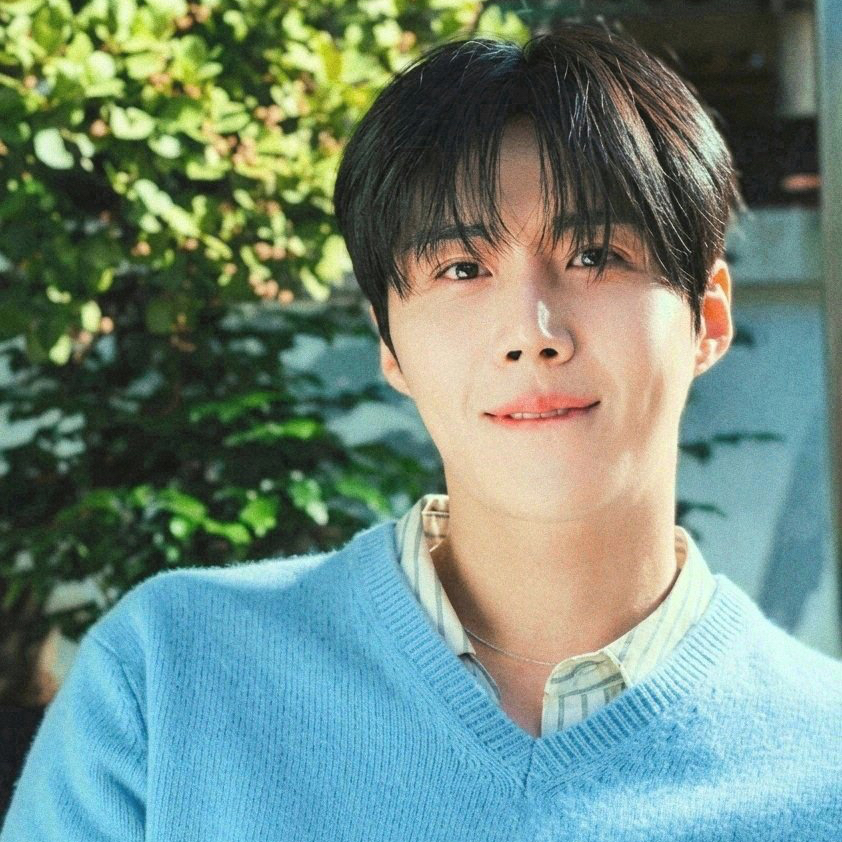 Behind-the-scenes cut of Kim Seonho