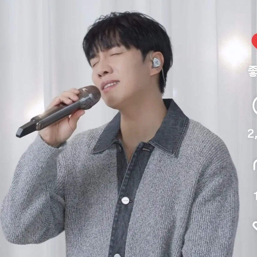 Behind-the-scenes cut of Lee Seunggi