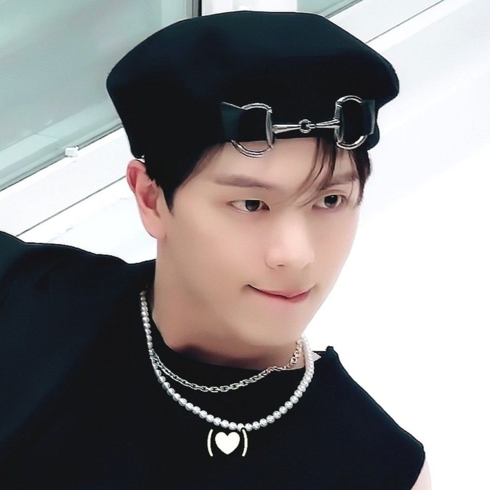 Recent activity shot of Yook Sungjae