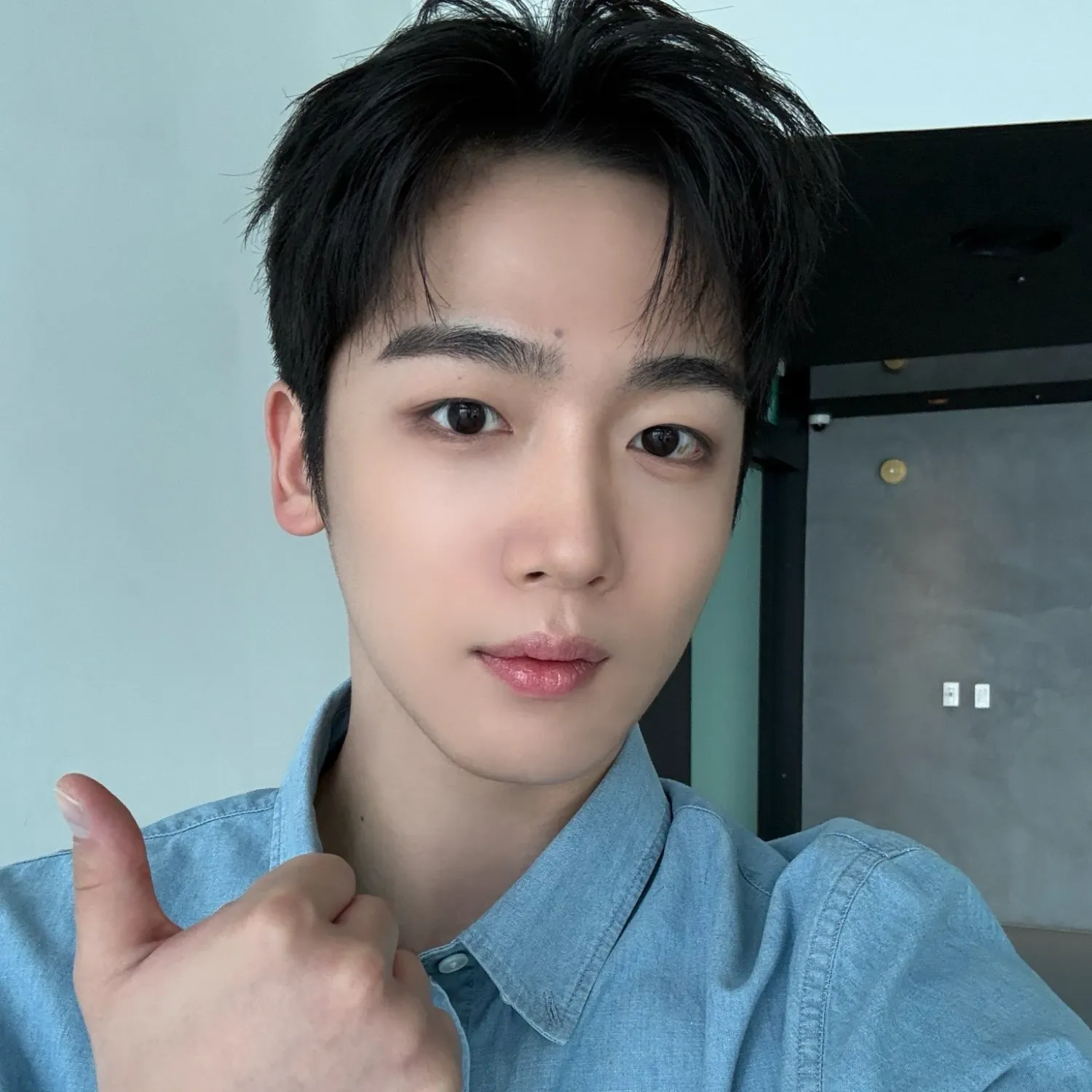 Behind-the-scenes cut of Kim Yohan