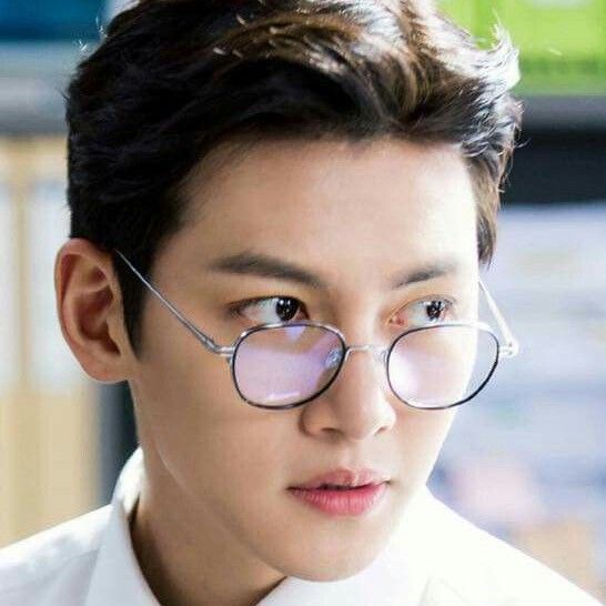 チ・チャンウクの最近の活動ショット