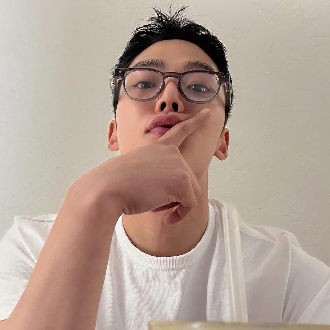 로운의 최신 사진