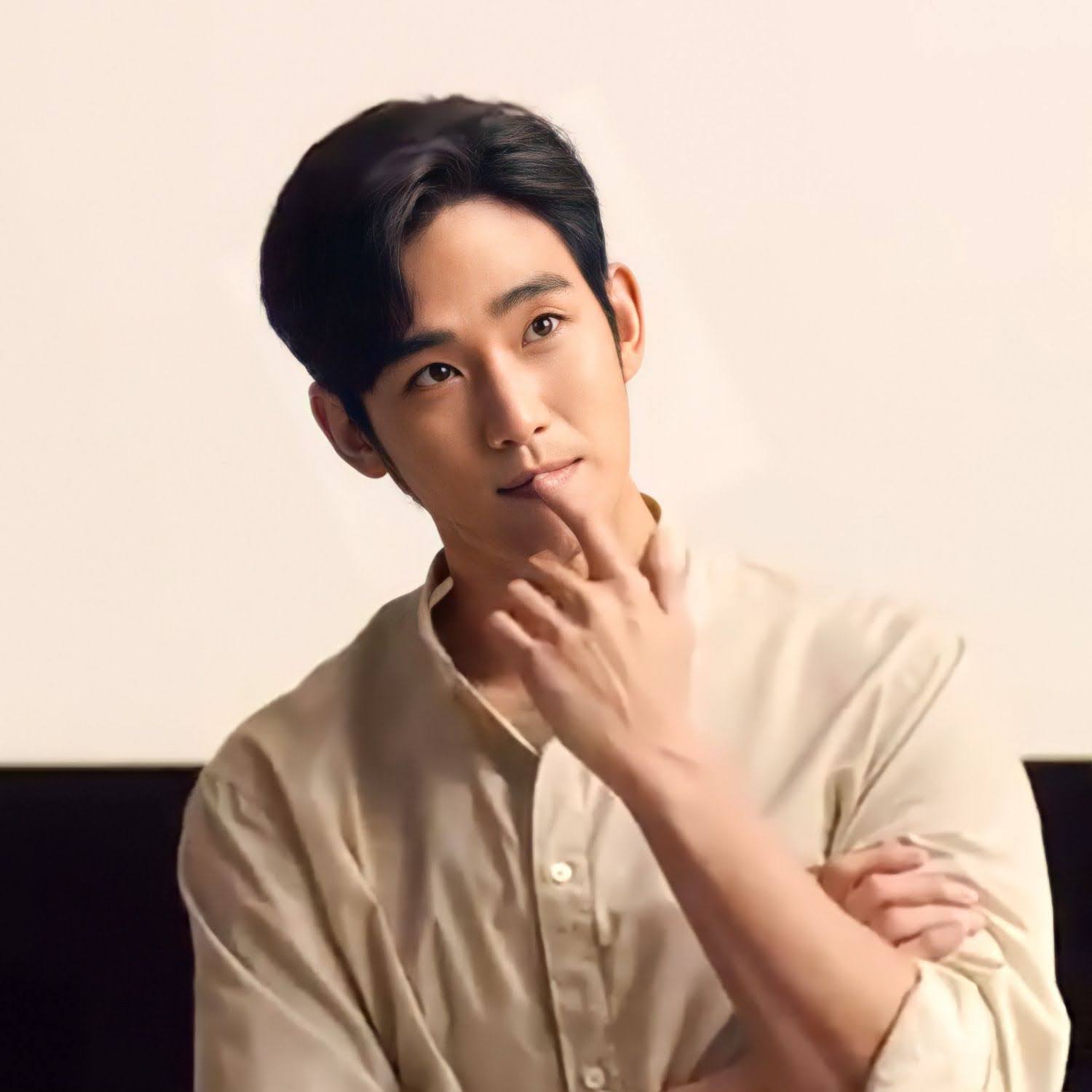 Recent activity shot of Kim Soohyun