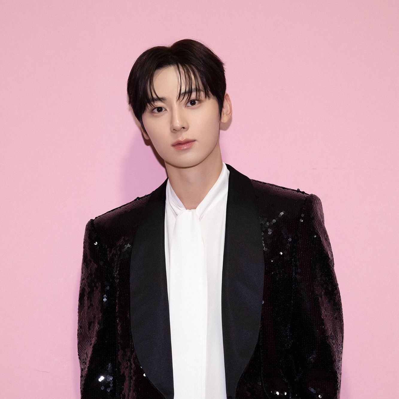 Behind-the-scenes cut of Hwang Minhyun