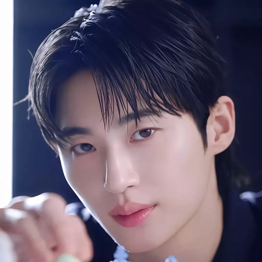 Recent activity shot of Byeon Wooseok