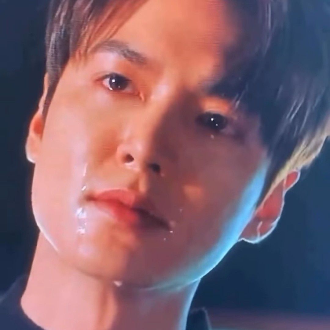 粉絲拍下的李敏鎬瞬間