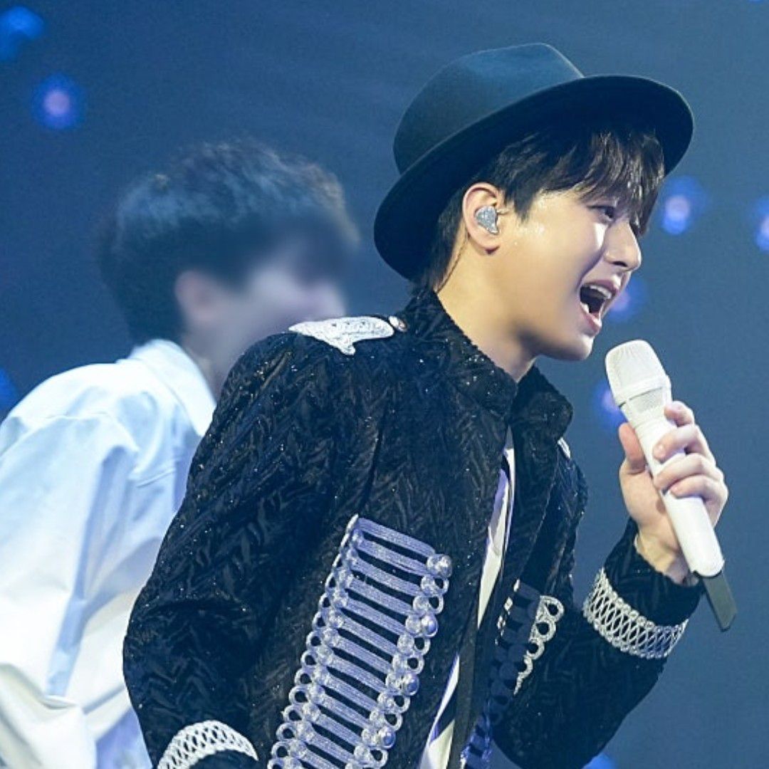 Foto terbaru dari Lee Chanwon