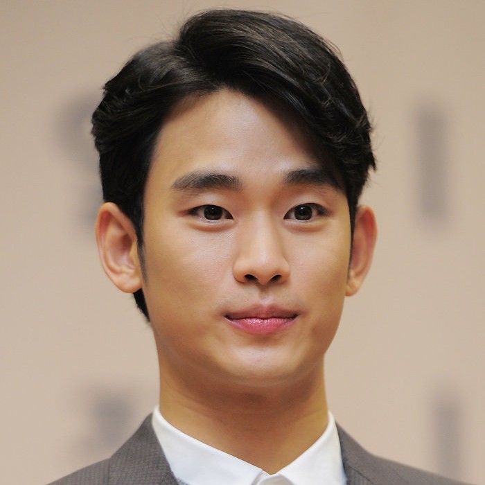 金秀賢的最新照片