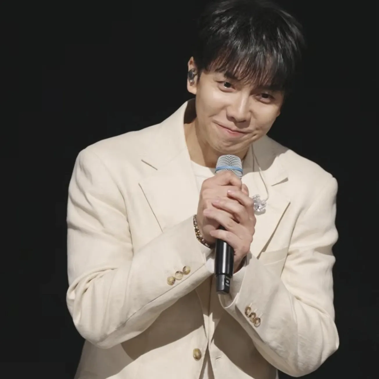 Foto kegiatan terbaru dari Lee Seunggi