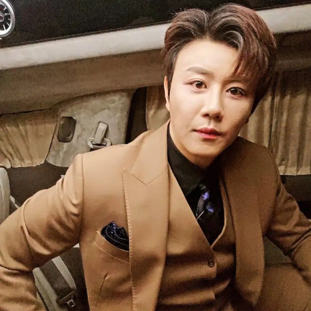 チン・ヘソンの最近の活動ショット