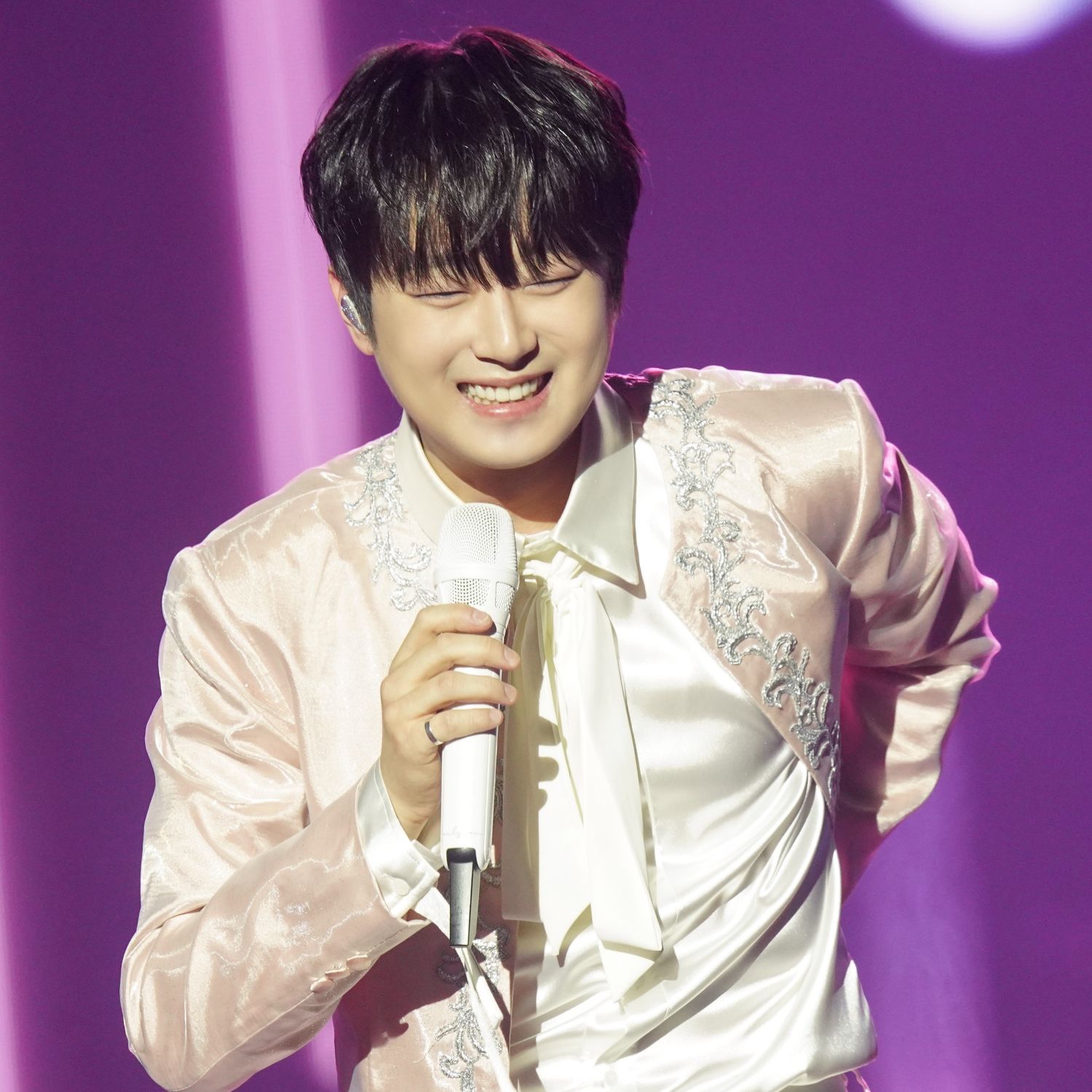 李灿元的最新照片