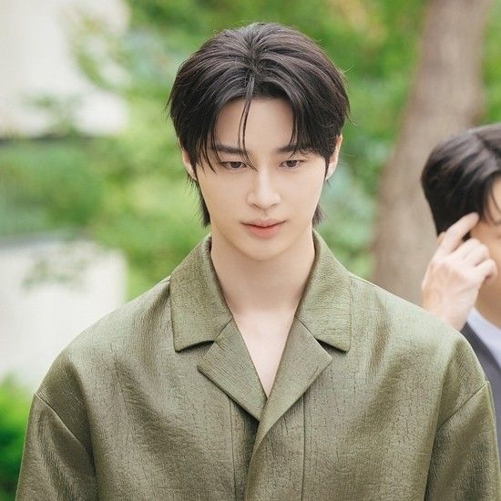 粉丝拍下的边佑锡瞬间