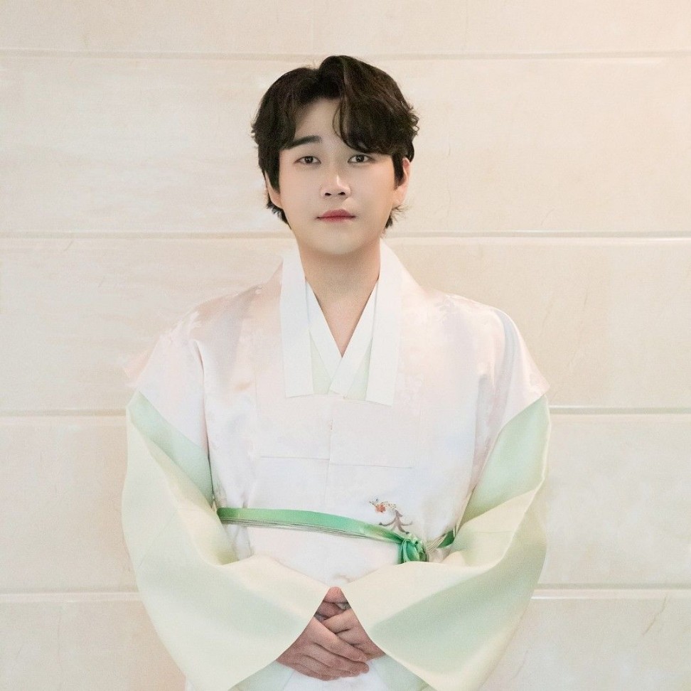 Behind-the-scenes cut of Hwang Youngwoong