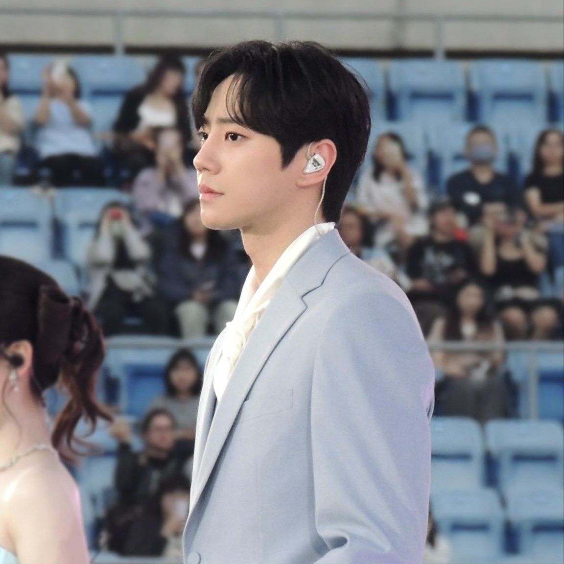 Behind-the-scenes cut of Lee Junyoung