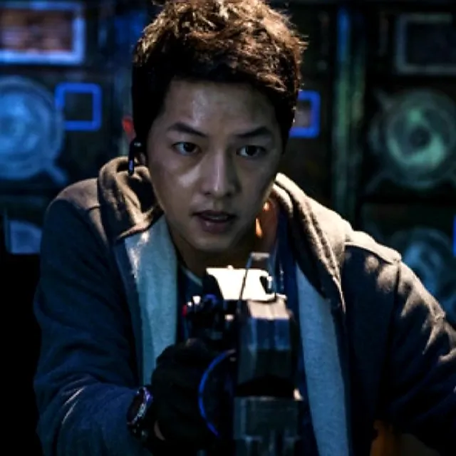Behind-the-scenes cut of Song Joongki